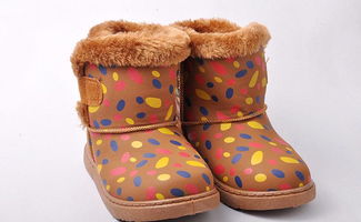 小脚丫科技 专业打造儿童翻毛雪地靴，防滑短靴引领冬季童鞋新风尚